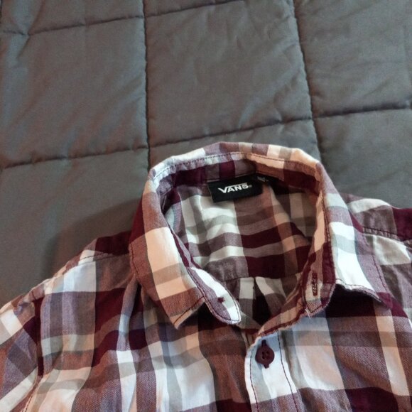 vans buttoned plaid short sleeve shirt - Picture 2 of 4
